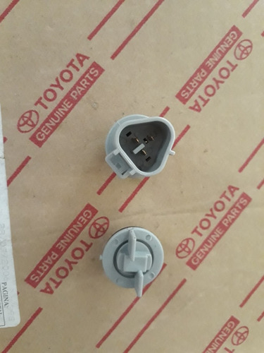 Socate Cocuyo Luz Cruce Conector Corolla Baby Camry Araya 