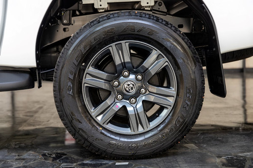 Toyota Hilux SR 4X2