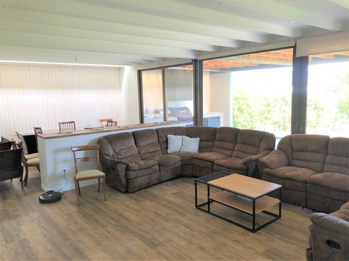 Casa En Venta De 6 Dorm. En Santo Domingo