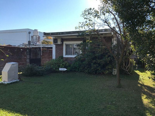 Venta De Casa 4 Ambientes - Ituzaingó