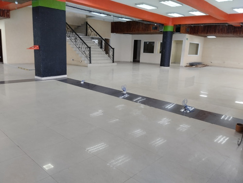 Imagen 3 de 5 de Se Alquila Local Comerciial En Puerto La Cruz - Alexis Quinan - 0416.081.70.64.