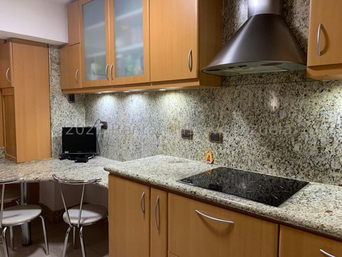 Imagen 3 de 12 de Apartamento Venta Manzanares Mls 21-27336 Amplio Apartamento De 164 Metros Con Excelente Distribucion, Cuenta Con 3 Habitaciones Y Amplio Famly Room