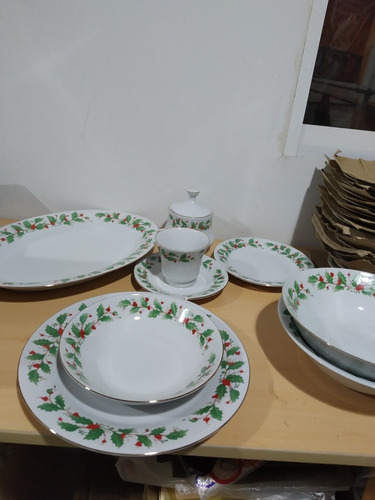 Imagen 1 de 4 de Vajilla Porcelana Navidad 8 Personas 44 Piezas Oferta