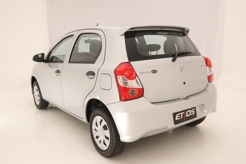 Imagen 2 de 25 de Toyota Etios X Manual 5 Puertas My23