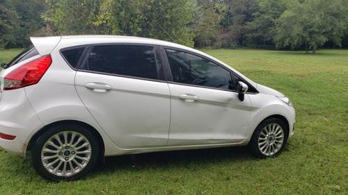 Ford Fiesta Kinetic Design 1.6 Se 120cv 2015