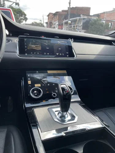 Range Rover Evoque 2023 Full Equipo