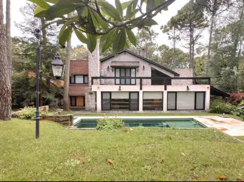 Casa En Alquiler O Venta En Cariló Coihue 400