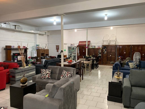 Imagen 5 de 12 de En Venta Local Comercial Muy Grande Y Centrico Enfrente De Plaza Santuario