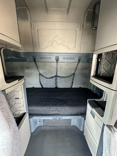 2016 Freightliner Cascadia Evolution 125 Manual