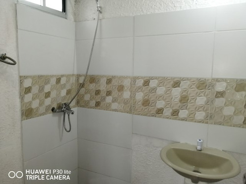Publicado 5 De Julio De 2025- Por Lopezyhernandos Alquila Monoambiente, Baño Y Patio Con Lugar Para Coche. Centenario 1686