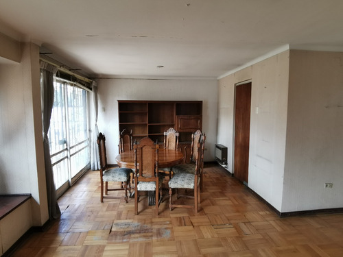 Casa En Providencia 5 Dormitorios 3 Baños, Piso De Parquet