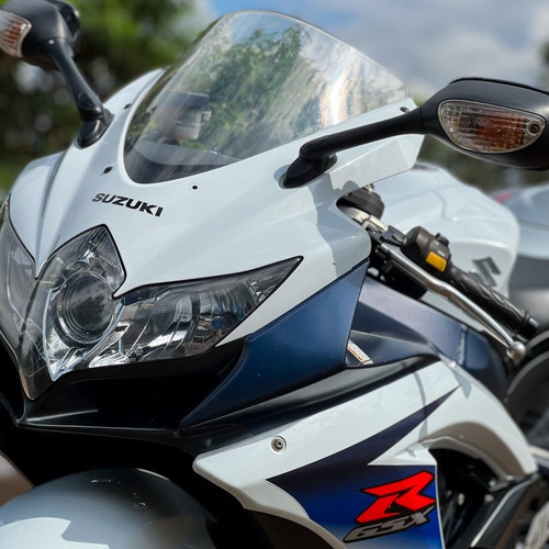 Imagem 8 de 12 de Suzuki Gsx-r750 2012