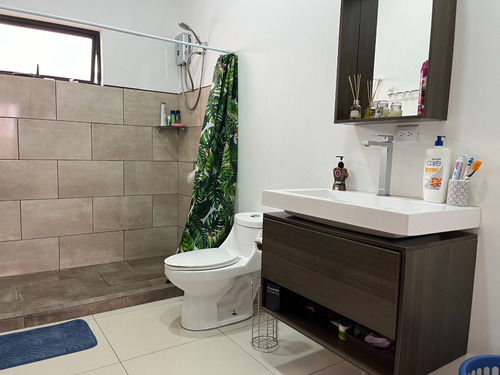 Vendo Casa En Condominio Hacienda El Coyol, Reciente Construcción Y Patio Muy Amplio