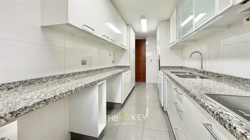 Departamento En Venta De 4 Dorm. En Vitacura