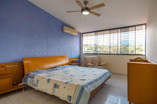 Imagen 13 de 17 de Estupenda Casa Venta Prados Del Este 22-21876-y Ymanol Elizalde 0414-3227631