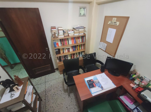 Imagen 2 de 30 de Rent-a-house Centro Occidente Vende Oficina En El Centro De Barquisimeto A 1 Cuadra De La Plaza Bolivar, Estado Lara, 0-4-2-4-5-9-3-7-5-4-2