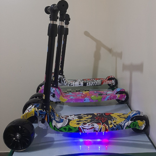 Imagen 6 de 7 de Scooter 3 Ruedas Para Niños, Patinete Con Luz Led