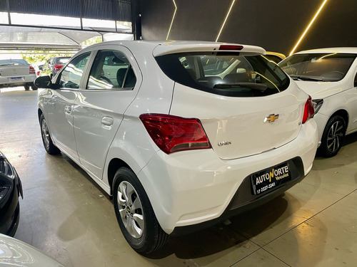 Chevrolet Onix Onix Hatch LT 1.0 8V FlexPower 5p Mec.