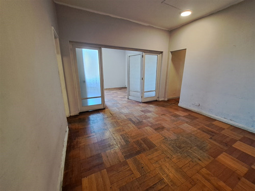 Departamento En Venta De 4 Dorm. En Paseo Bulnes, Santiago