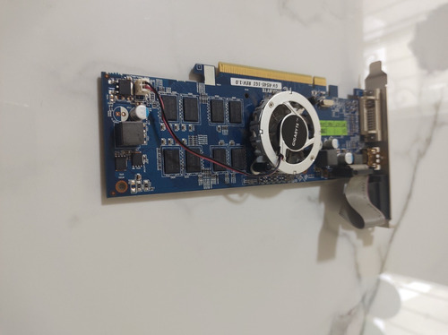 Tarjeta De Video Gigabyte Hd 5450 1gb Ddr3 Pci-e 2.1 64 Bit