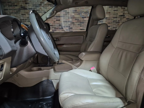 Toyota Fortuner 3.0 Sr5