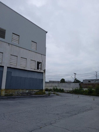 Nave Industrial De 82,311.40 En San Nicolás De Los Garza