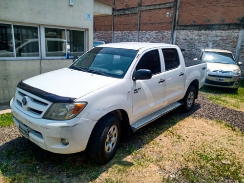 Imagen 3 de 11 de Toyota Hilux 4x2 Cabina Doble Dx Pack 2.5 Td