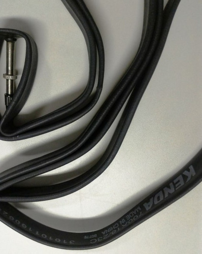 Imagem 6 de 6 de Câmara De Ar Kenda 700x23 Presta 48mm Speed Borracha Grossa