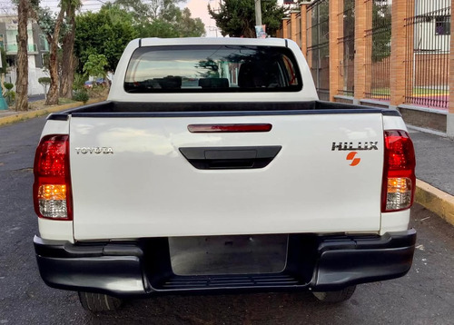 Toyota Hilux 2.7 Cabina Doble Base Mt