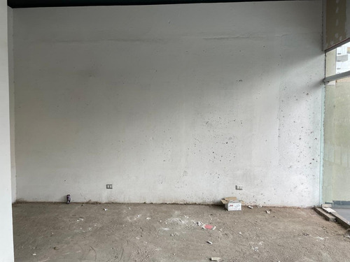 Arriendo Local Comercial De 60,71 M2, Metro Monte Tabor