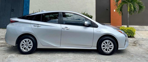 Imagen 3 de 11 de Toyota Prius 2018 1.8 Base Cvt