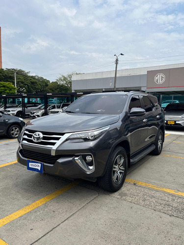 Toyota Fortuner 2.7l Mid