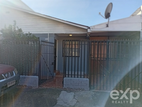 Casa En Venta De 2 Dorm. En Lampa