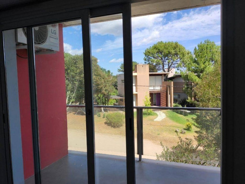 Venta Departamento 1 Dormitorio Las Gaviotas Con Cochera