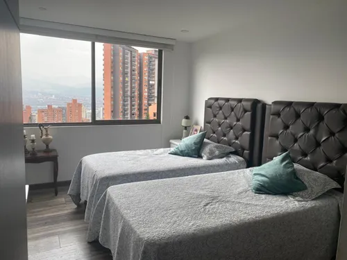 Apartamento En Venta En El Poblado, Los Balsos. Cod V12659