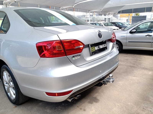 Imagem 8 de 14 de Volkswagen Jetta 2.0 Comfortline Flex 4p Aut 2011