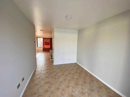 Casa De 2 Pisos Con 3d,3b,150 M2 Totales En Ciudad