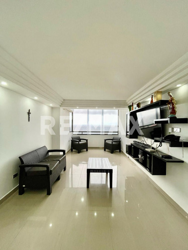Venta Exclusivo Apartamento En Los Corales, Caraballeda, La Guaira, Vargas