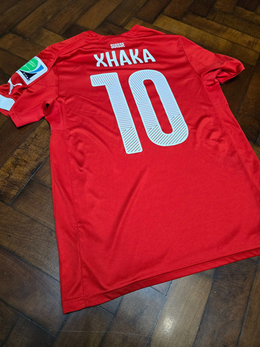 Camiseta Titular Suiza 2014, Xhaka 10 Talle M Al Cuerpo (Usado)