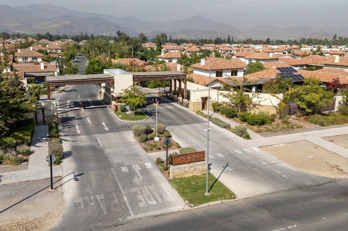 Condominio Los Robles: Hogar Ideal En Piedra Roja