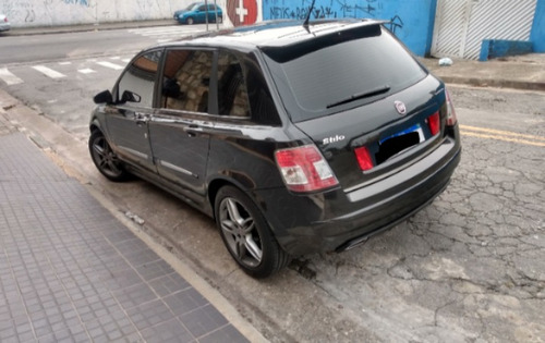Imagem 3 de 11 de Fiat Stilo 2010 1.8 8v Blackmotion Flex Dualogic 5p