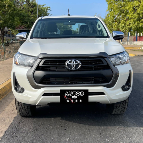 Imagen 2 de 10 de Toyota Hilux 2.8