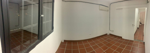 Imagen 4 de 5 de En Alquiler Oficina De 9.74m2/ Santa Ana