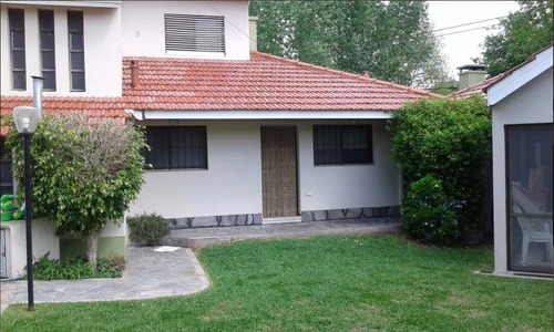 Imagen 10 de 30 de Casa Venta 4 Dormitorios, 4 Baños Y Piscina-lote 383 Mts 2 Y 230 Mts Cubiertos- La Plata
