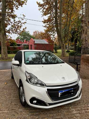 Peugeot 208 1.6 Allure