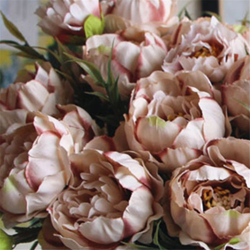 Florero Con Forma De Ramo De Rosas Artificiales, Seda Y Peon