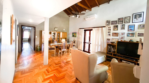 Imagen 23 de 30 de Casas En Venta Gonnet Entre Caminos. La Plata.