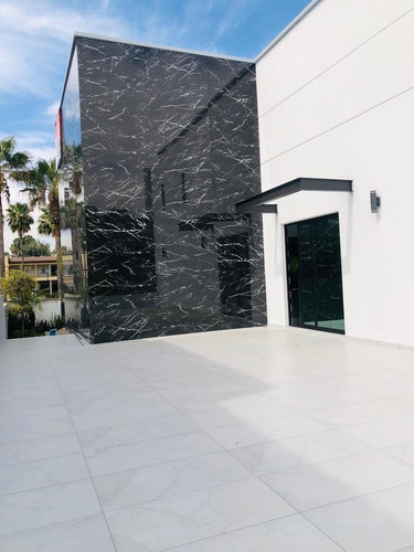 Residencia De Super En Puerta De Hierro Dentro De Coto