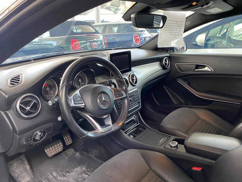 Imagen 8 de 11 de Mercedes-benz Clase Cla 2.0 250 Cgi Sport At 2016