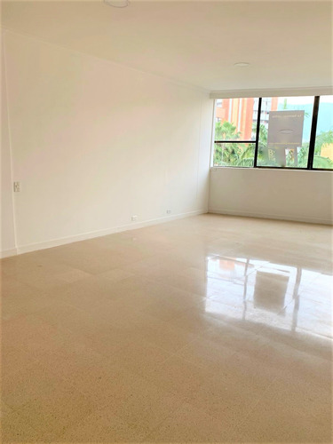 Imagen 4 de 6 de Oficina En Venta En Laureles